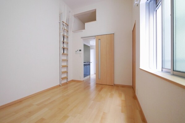 モンステラ高田Bの物件内観写真